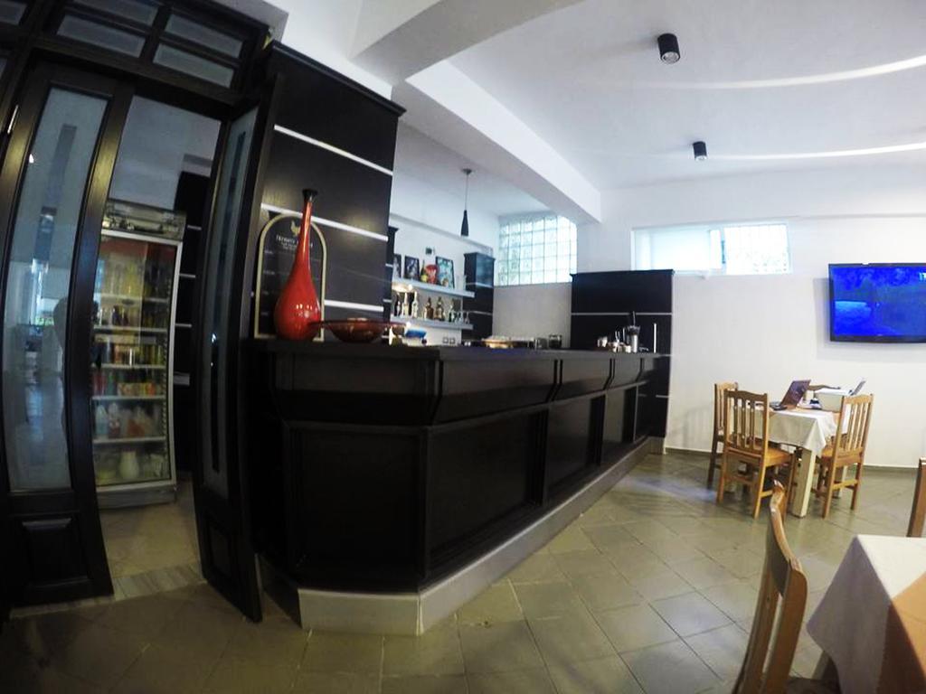 Hotel Aulona Sarandë 외부 사진
